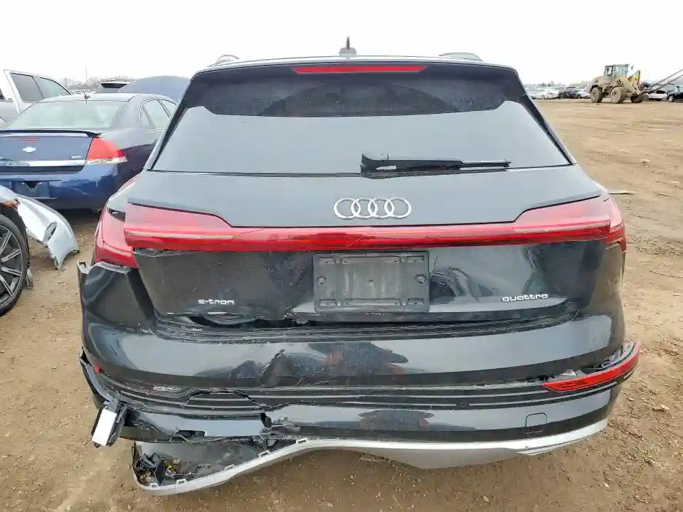 WA1AAAGE9MB008093 2021 AUDI E-TRON-5