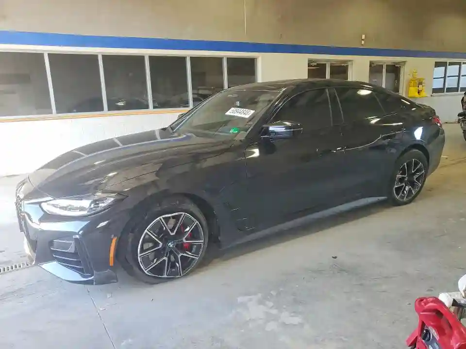 WBA13AW0XNFL97596 2022 BMW M4-0