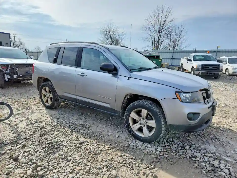 1C4NJDBB5GD552167 2016 JEEP COMPASS-3