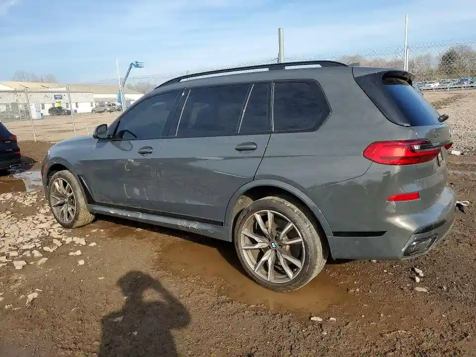 5UXCX6C05N9M60392 2022 BMW X7-1