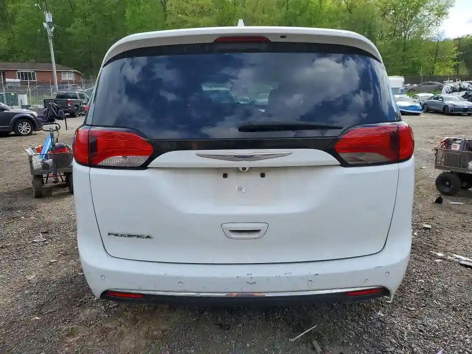 2C4RC1BG8KR539943 2019 CHRYSLER PACIFICA-5