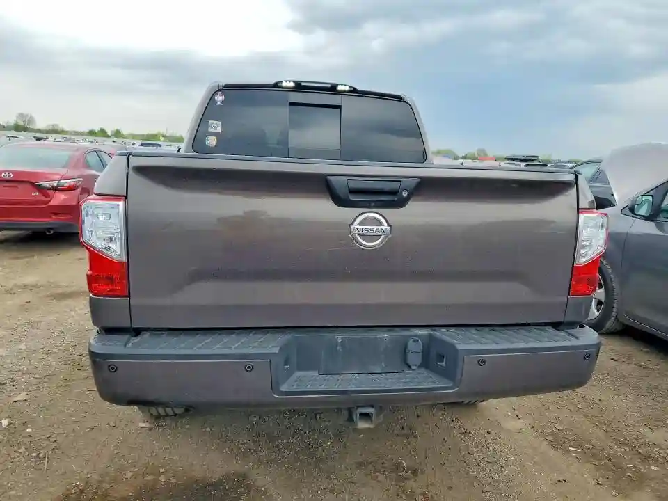 1N6AA1E53JN529648 2018 NISSAN TITAN-5