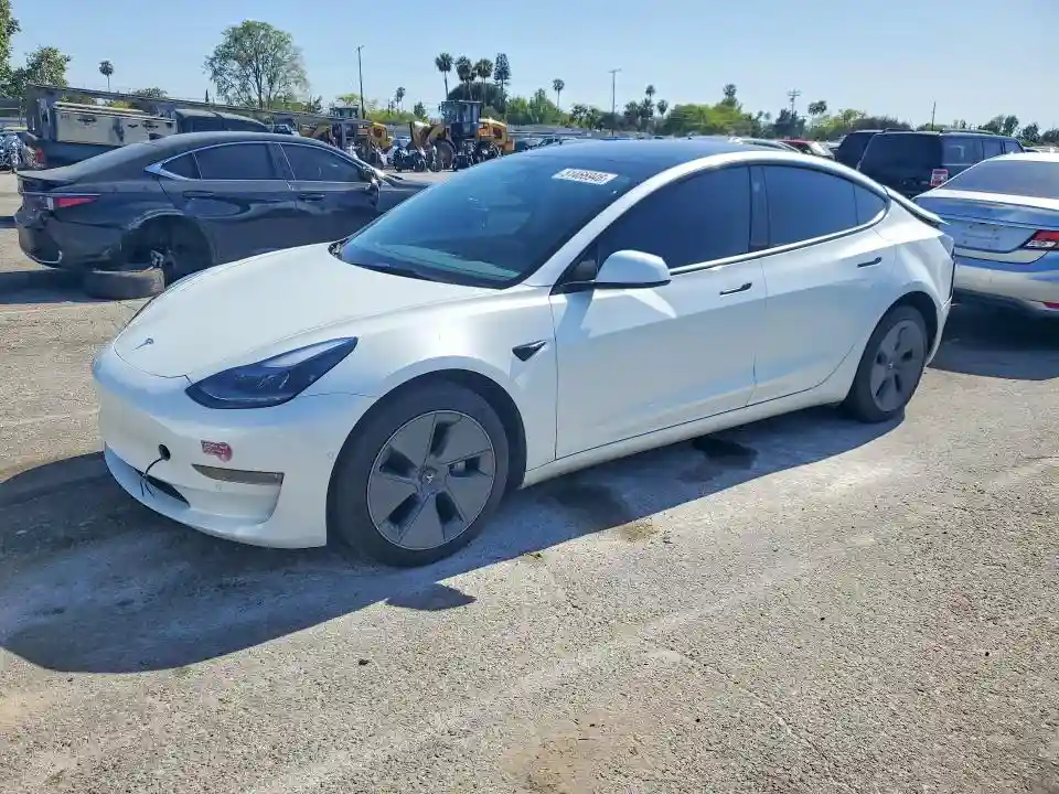 5YJ3E1EB2NF317625 2022 TESLA MODEL 3-0