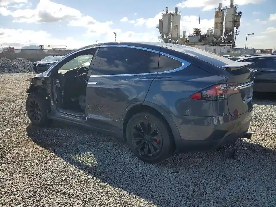 5YJXCBE4XHF062726 2017 TESLA MODEL X-1