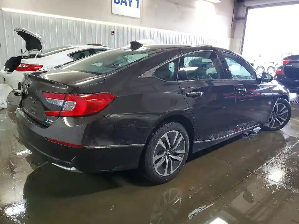 1HGCV3F90JA008425 2018 HONDA ACCORD-2