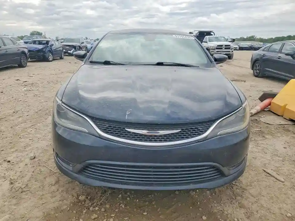 1C3CCCFB0HN508101 2017 CHRYSLER 200-4