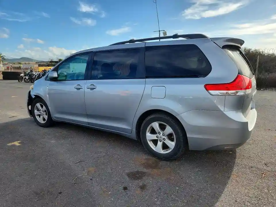 5TDKK3DC4CS237245 2012 TOYOTA SIENNA-1
