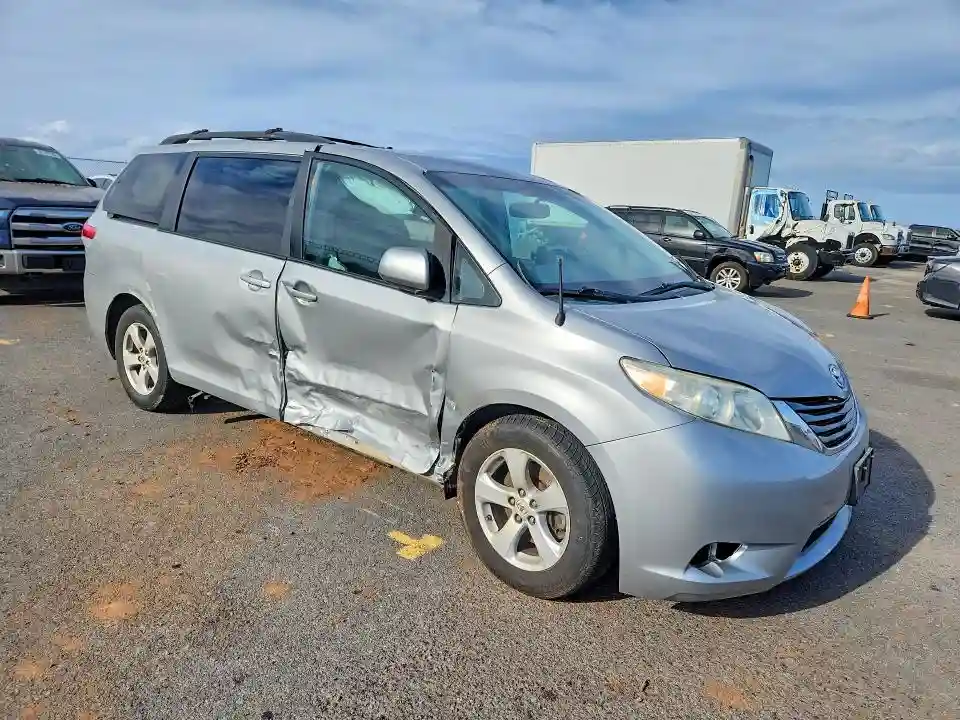 5TDKK3DC4CS237245 2012 TOYOTA SIENNA-3