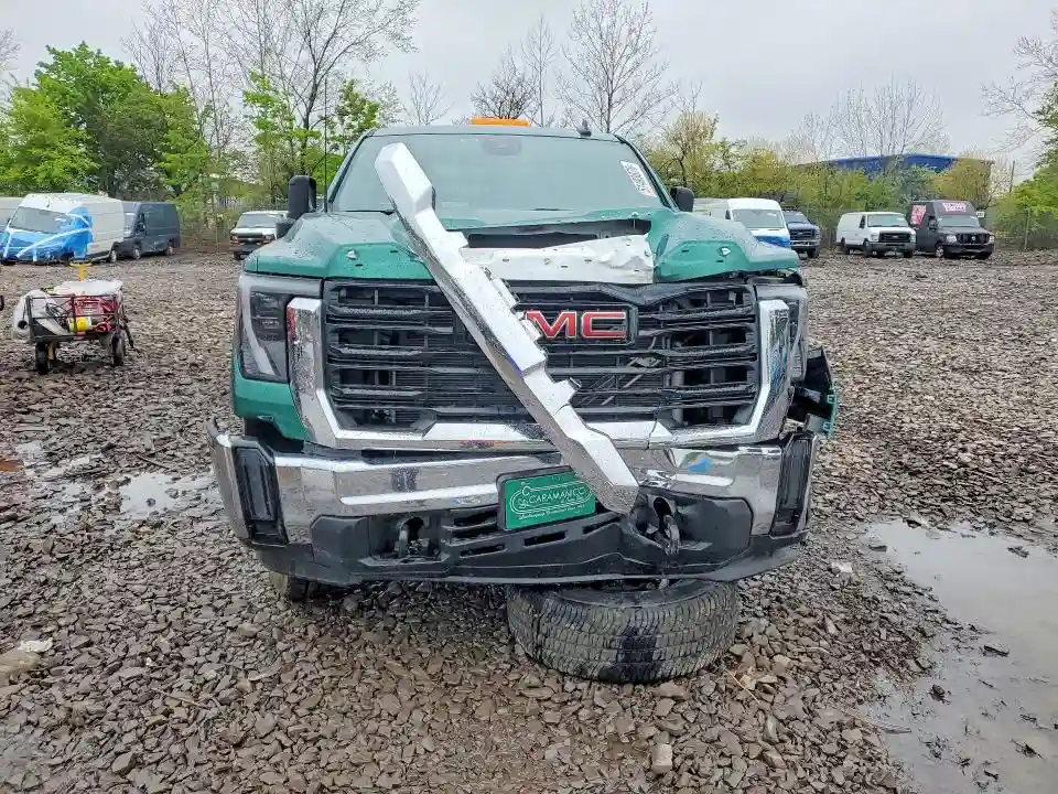 1GD3USE74SF183790 2025 GMC ALL MODELS-4