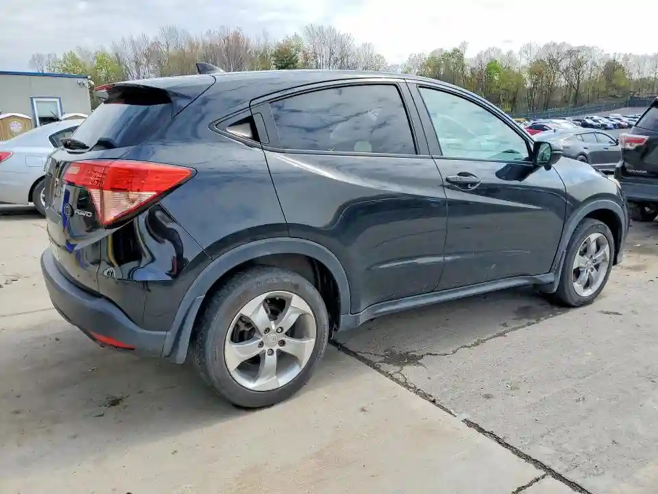 3CZRU6H52HM716982 2017 HONDA HR-V-2