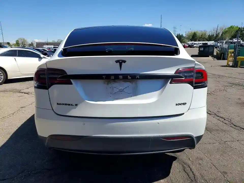 5YJXCBE20HF060739 2017 TESLA MODEL X-5