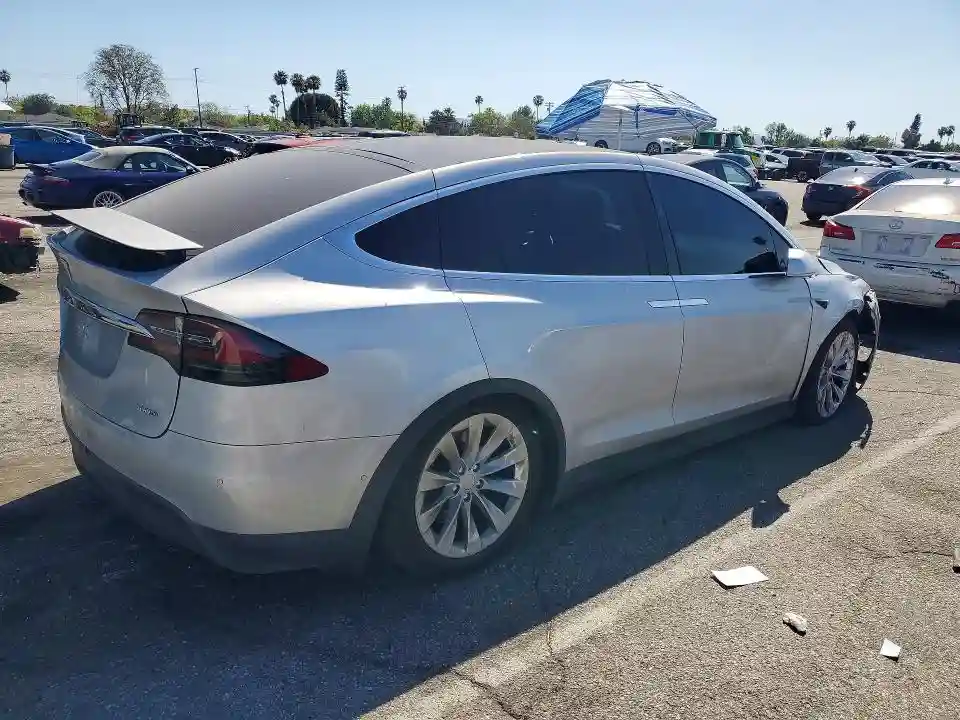 5YJXCDE22HF060298 2017 TESLA MODEL X-2