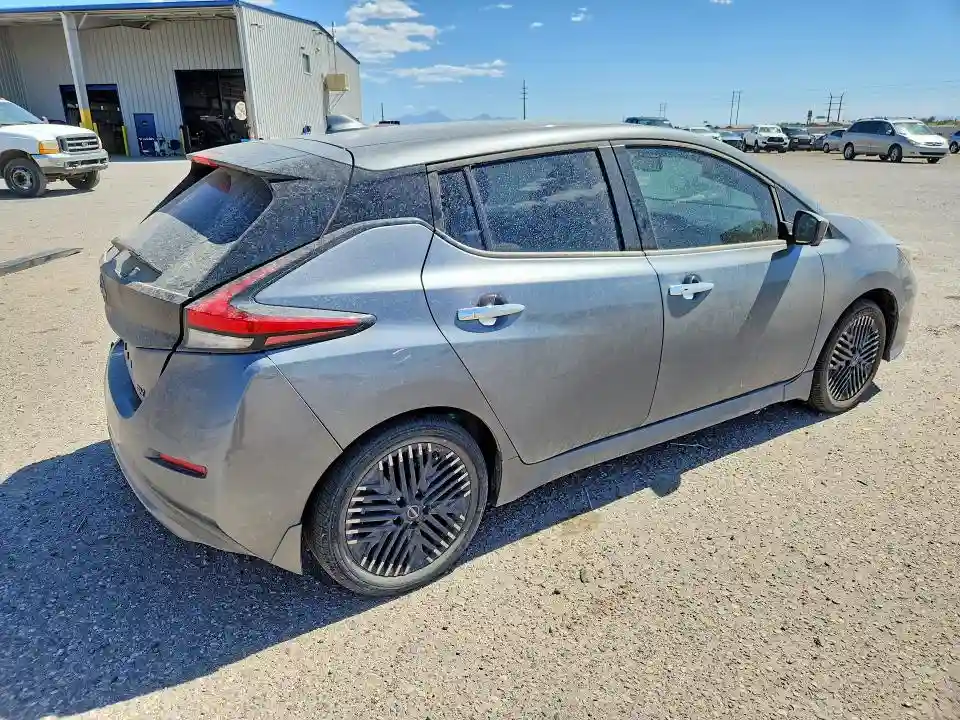1N4CZ1CV7PC560760 2023 NISSAN LEAF-2