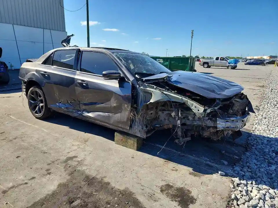 2C3CCABG3PH624387 2023 CHRYSLER 300-3
