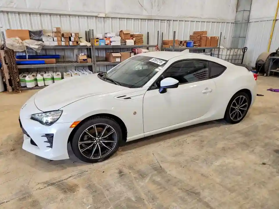 JF1ZNAA14H8704713 2017 TOYOTA 86-0