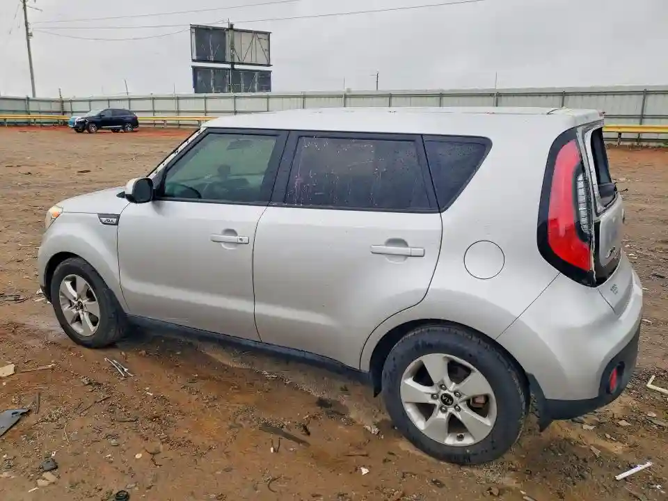 KNDJN2A21J7595547 2018 KIA SOUL BASE-1