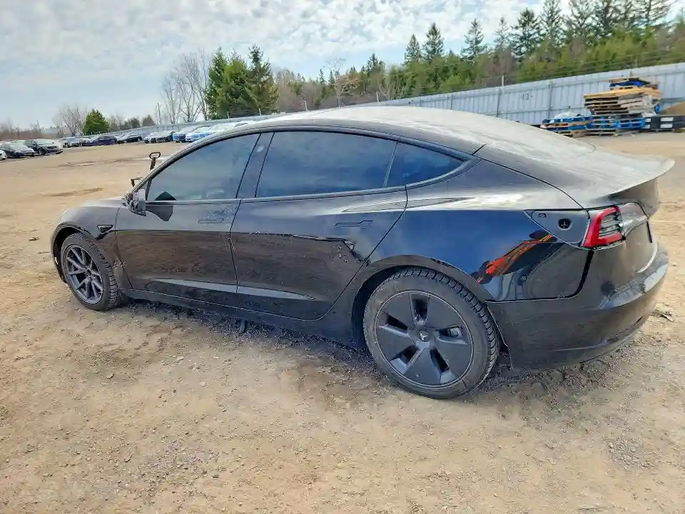 5YJ3E1EA2NF197008 2022 TESLA MODEL 3-1