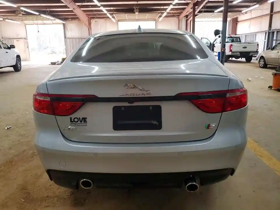 SAJBG4FV9JCY67218 2018 JAGUAR XF-5