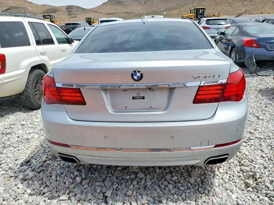 WBAYE8C57FD782001 2015 BMW 7 SERIES-5