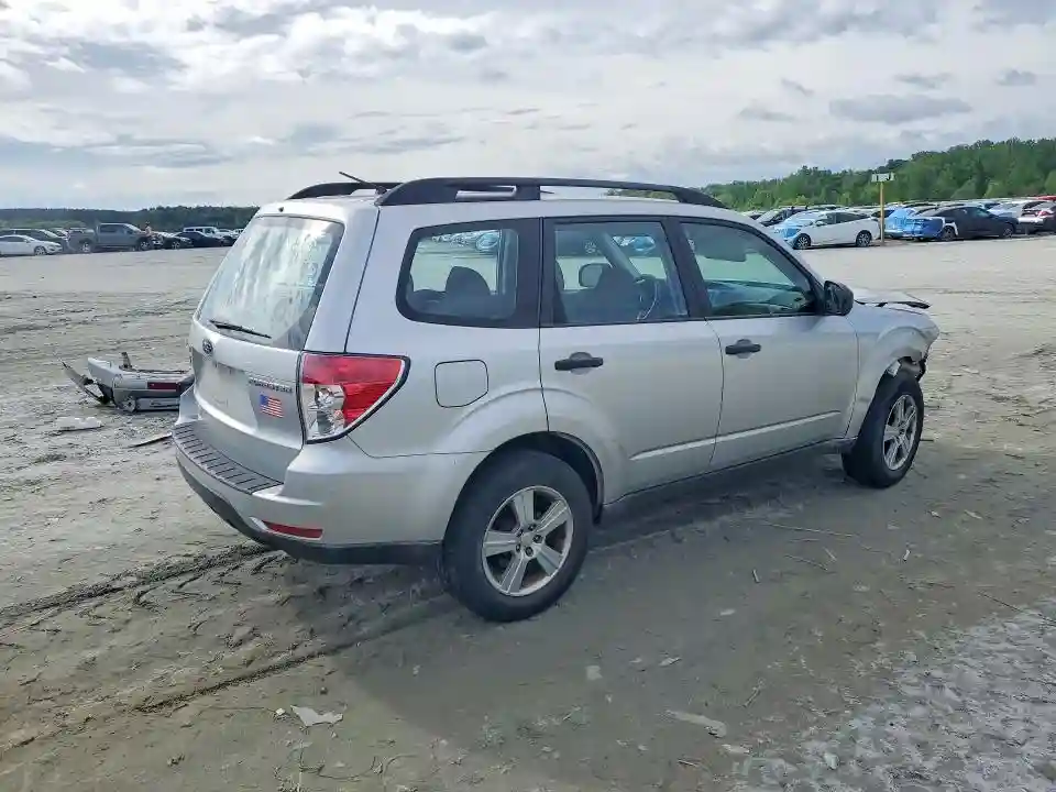 JF2SHBBC1BH700586 2011 SUBARU FORESTER-2