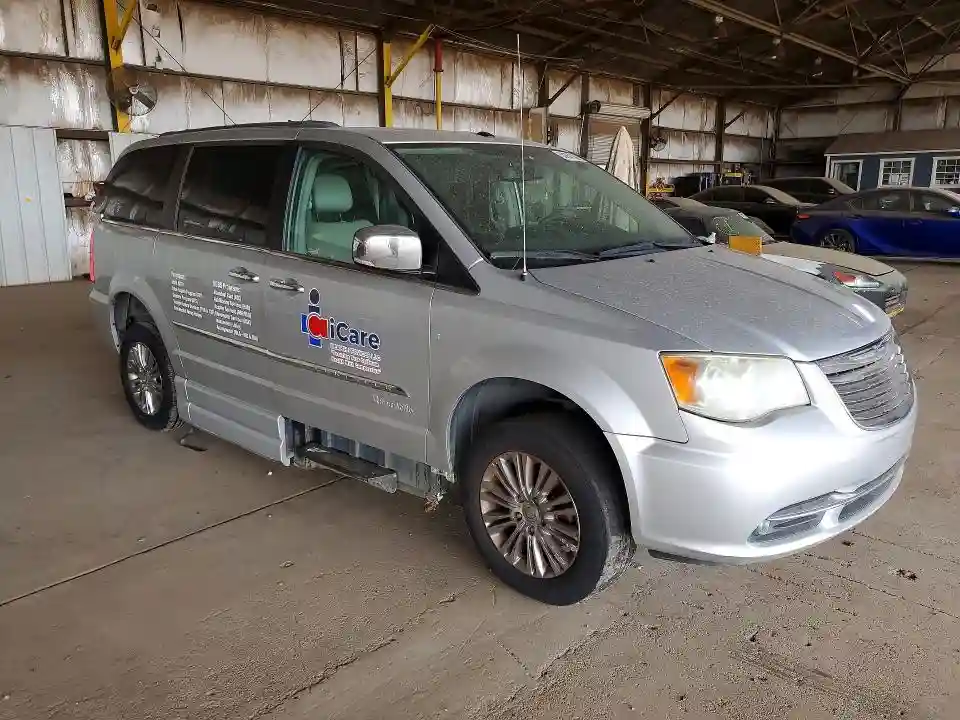 2A4RR6DG6BR690119 2011 CHRYSLER MINIVAN-3