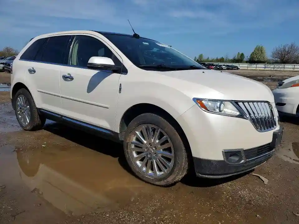 2LMDJ8JK4CBL18901 2012 LINCOLN MKX-3