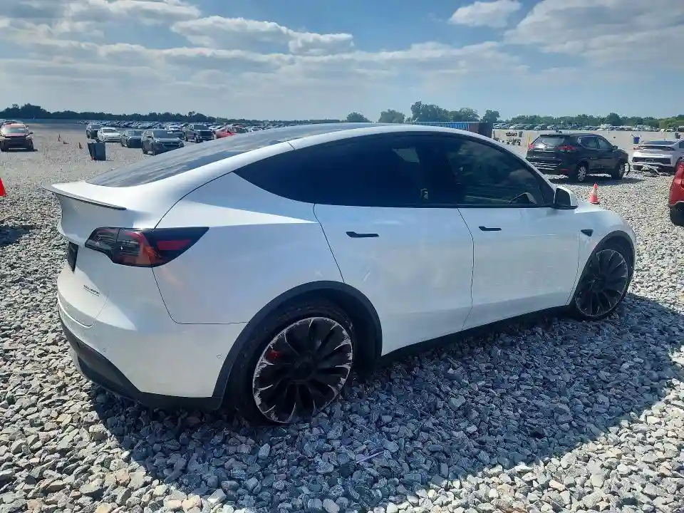 7SAYGDEF2NF452501 2022 TESLA MODEL Y-2