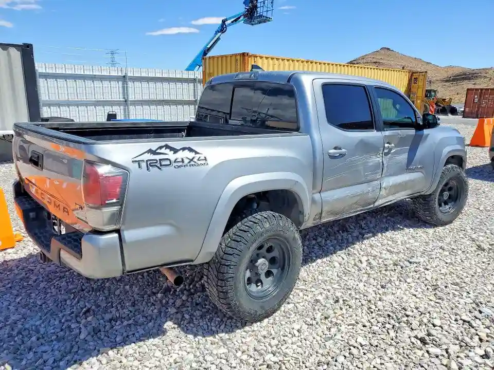 3TMCZ5AN7HM069724 2017 TOYOTA TACOMA-2