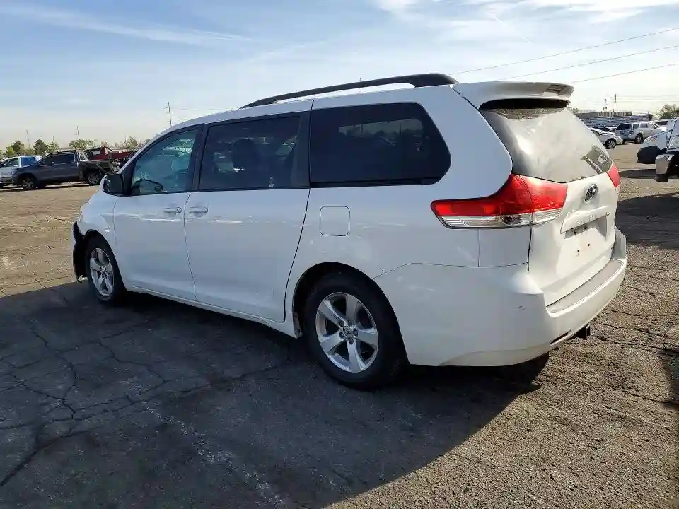 5TDKK3DCXES447450 2014 TOYOTA SIENNA-1