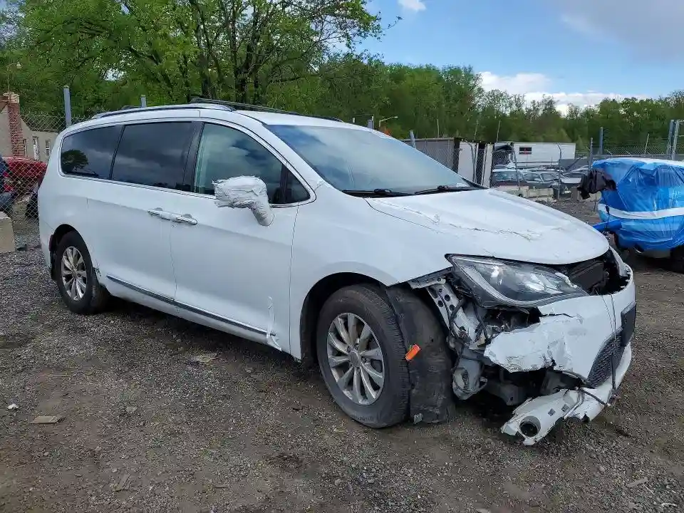 2C4RC1BG8KR539943 2019 CHRYSLER PACIFICA-3