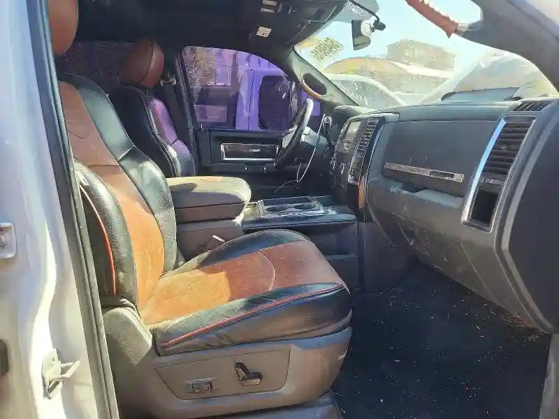 3D73Y4HL2BG635933 2011 DODGE RAM 3500-4