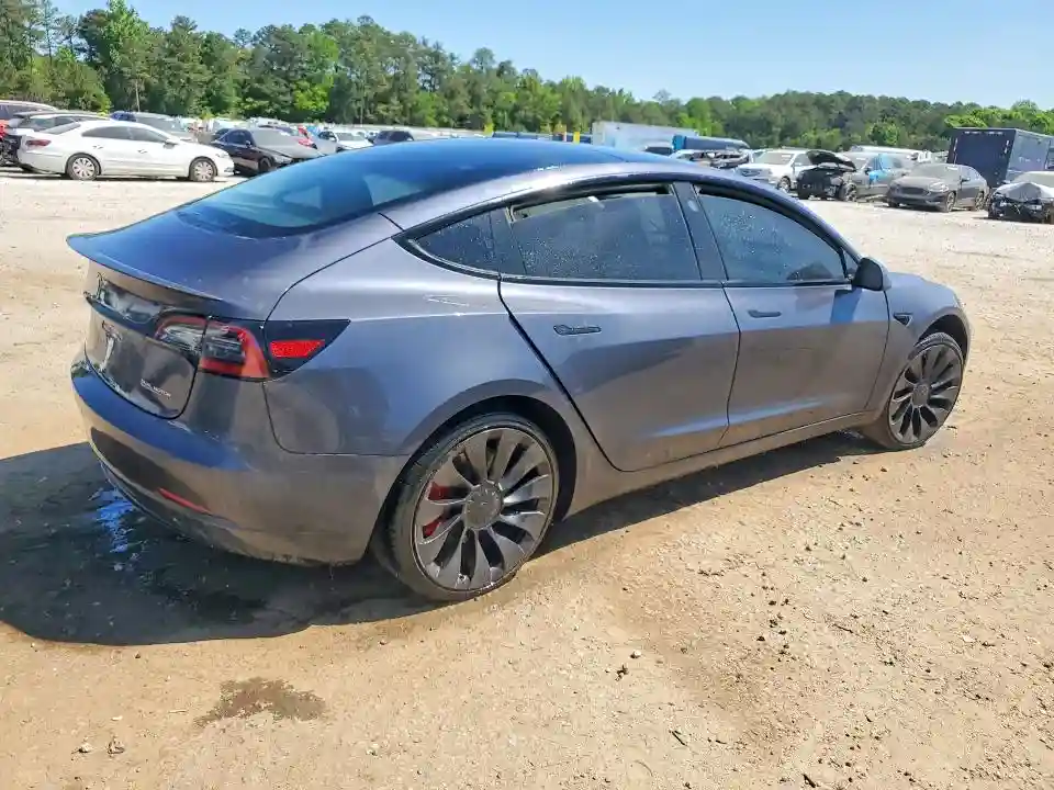 5YJ3E1EC3PF709489 2023 TESLA MODEL 3-2