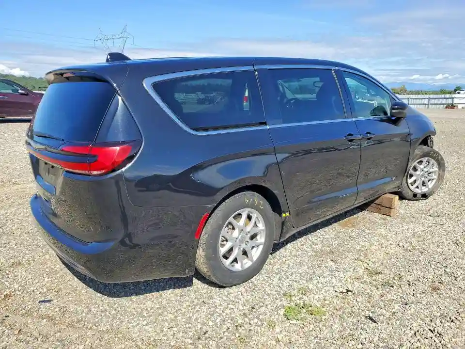 2C4RC1BG7PR553355 2023 CHRYSLER PACIFICA-2