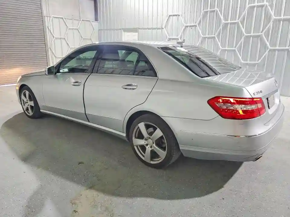 WDDHF5GB6BA355375 2011 MERCEDES-BENZ E-CLASS-1