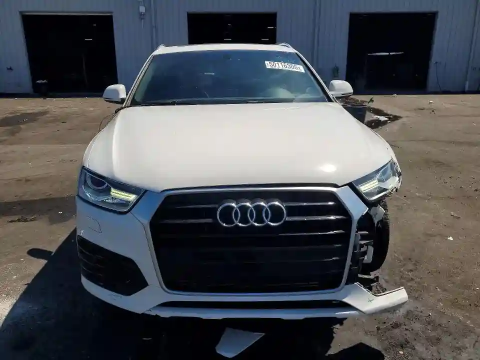 WA1BCCFS6JR030041 2018 AUDI Q3-4