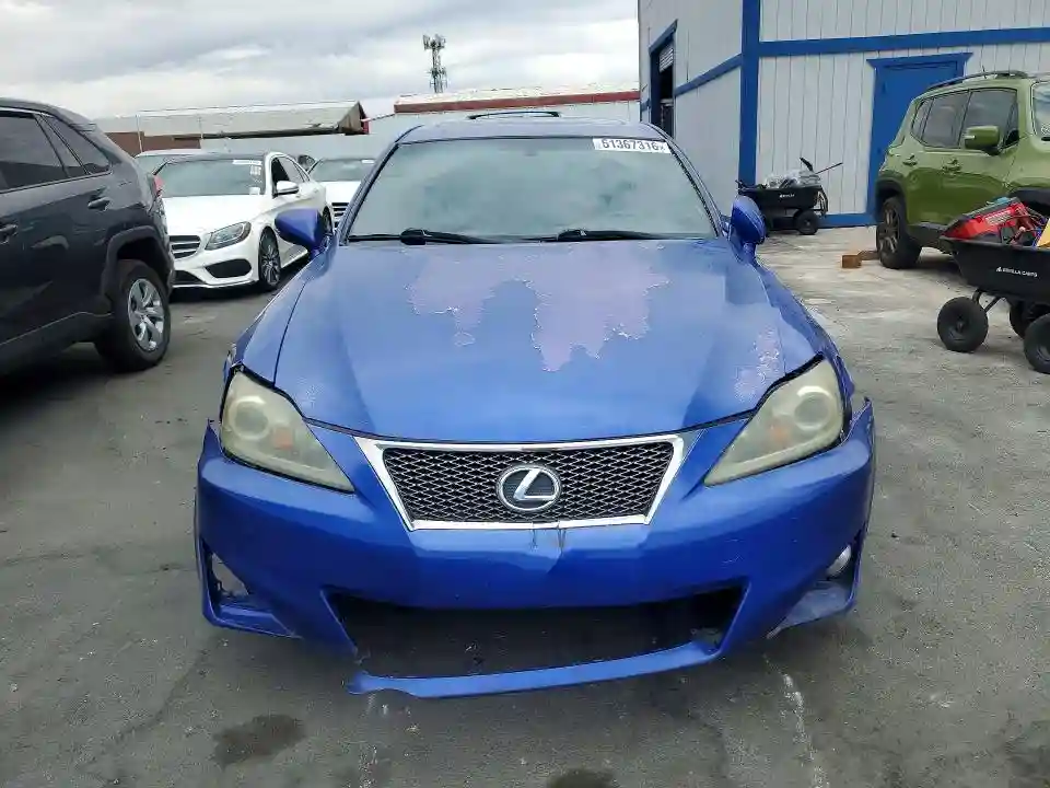 JTHBF5C29B5155975 2011 LEXUS IS-4