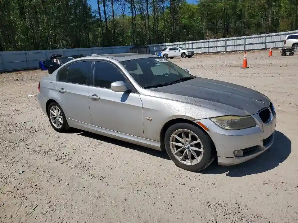 WBAPH7C5XAE129954 2010 BMW 3 SERIES-3
