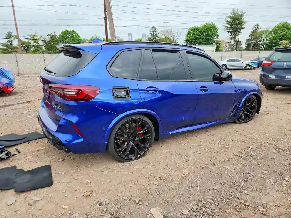 5YMJU0C0XN9K39778 2022 BMW X5-2