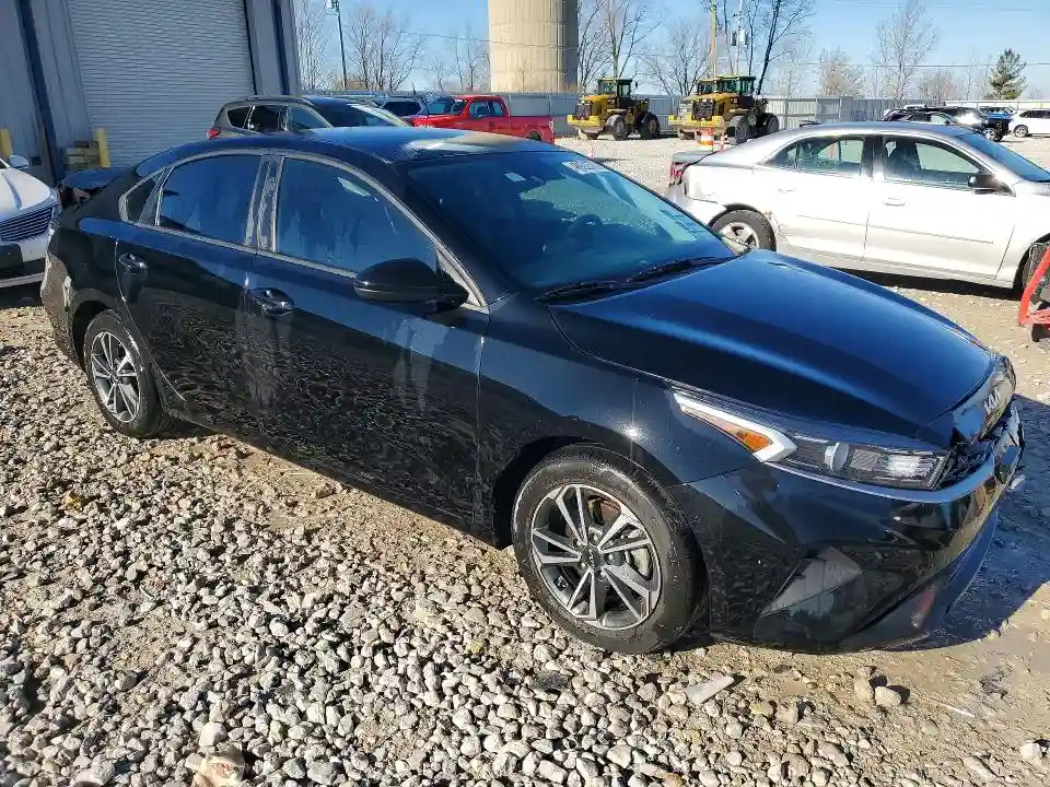 3KPF24AD7PE622688 2023 KIA FORTE-3