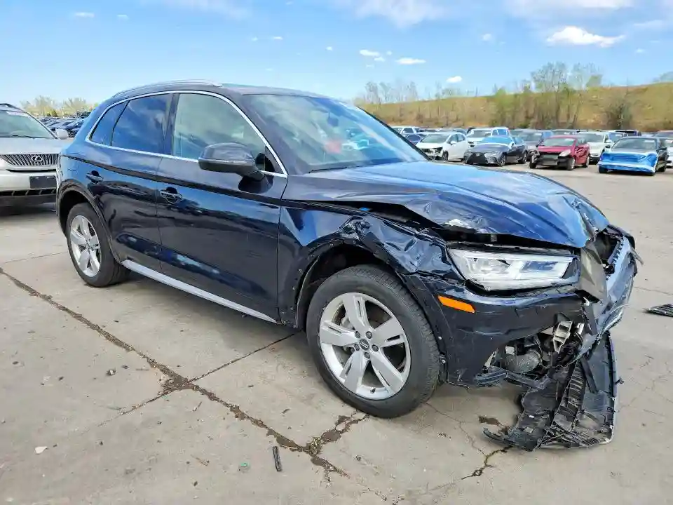 WA1CNAFY1K2053602 2019 AUDI Q5-3