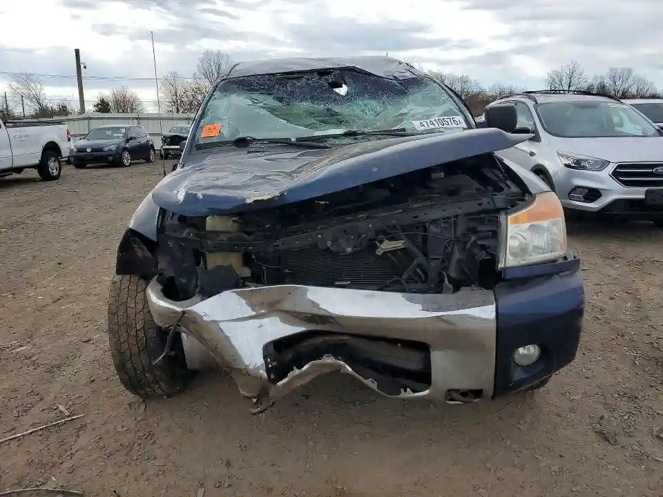 1N6AA0CC0BN323216 2011 NISSAN TITAN-4