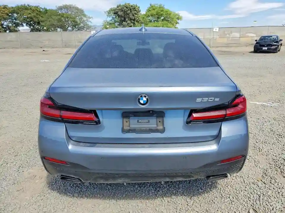 WBA13AG04MCF28779 2021 BMW 5 SERIES-5