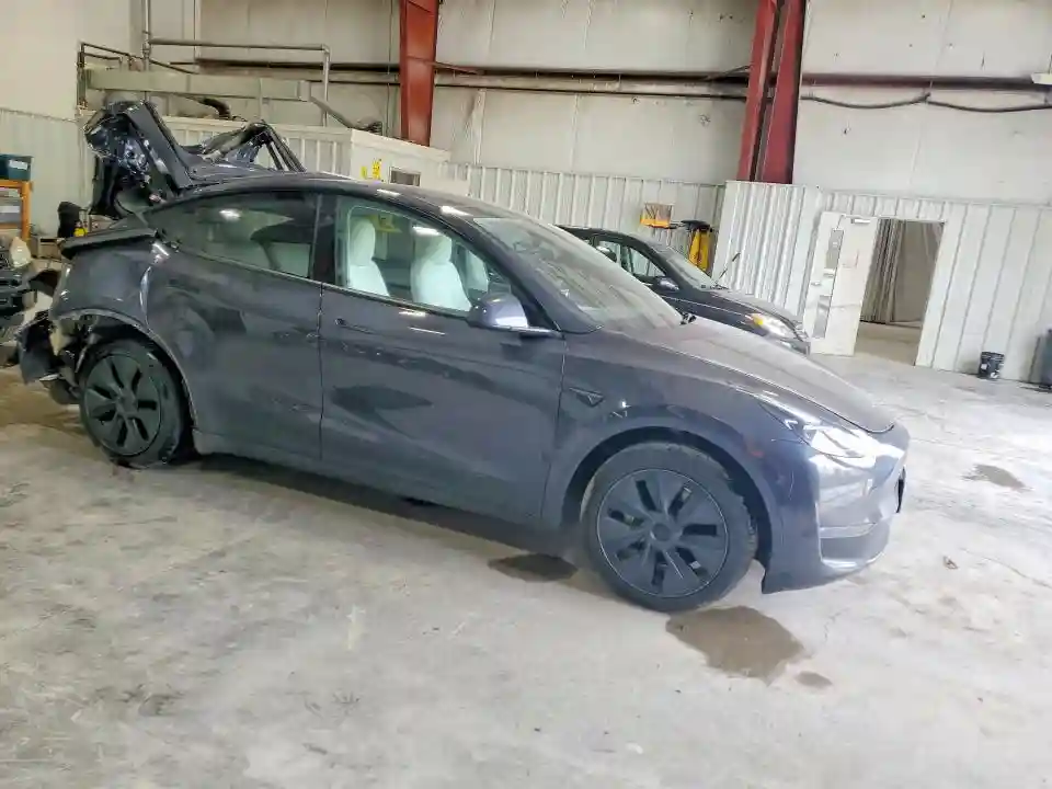 7SAYGAEEXSF233741 2025 TESLA MODEL Y-3