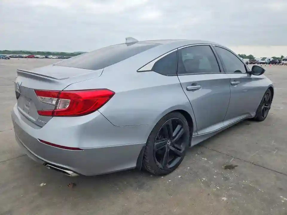 1HGCV1F38JA205746 2018 HONDA ACCORD-2