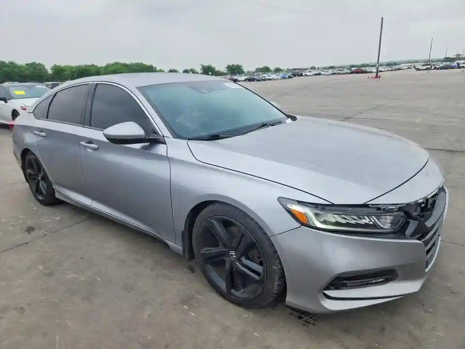 1HGCV1F38JA205746 2018 HONDA ACCORD-3