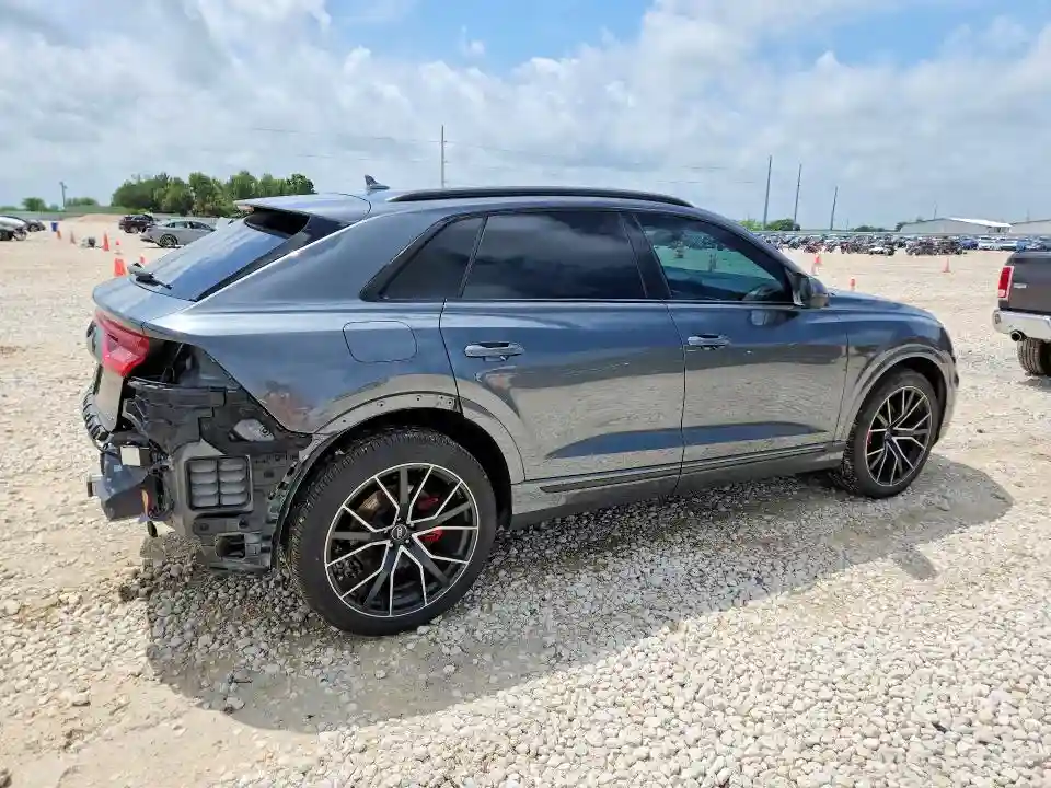 WA1EVAF13MD033094 2021 AUDI Q8-2