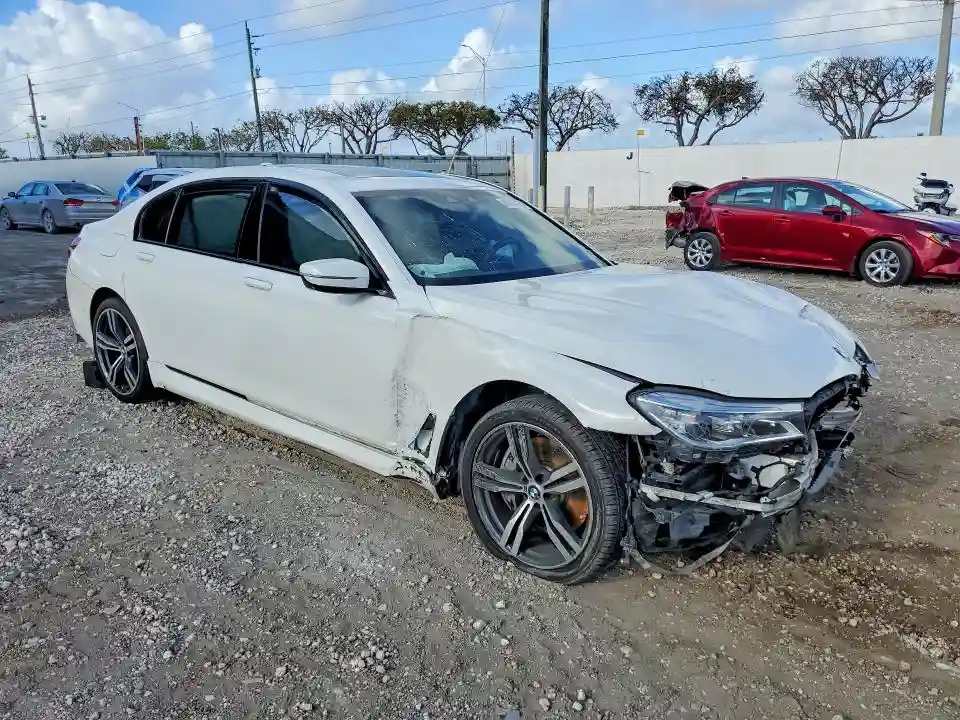 WBA7F2C53HG421985 2017 BMW 7 SERIES-3