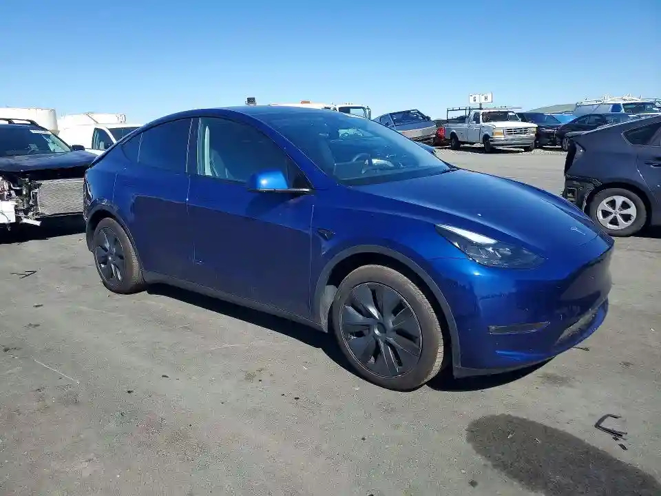 7SAYGAEE4RF126551 2024 TESLA MODEL Y-3