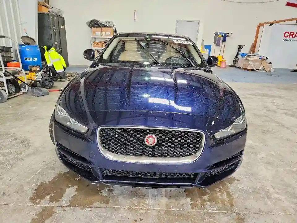SAJAR4BG9HA972795 2017 JAGUAR XE-4