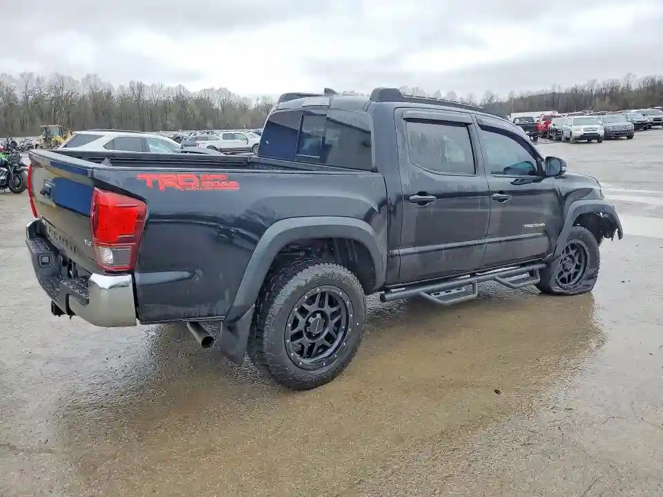 5TFCZ5AN3JX122063 2018 TOYOTA TACOMA-2
